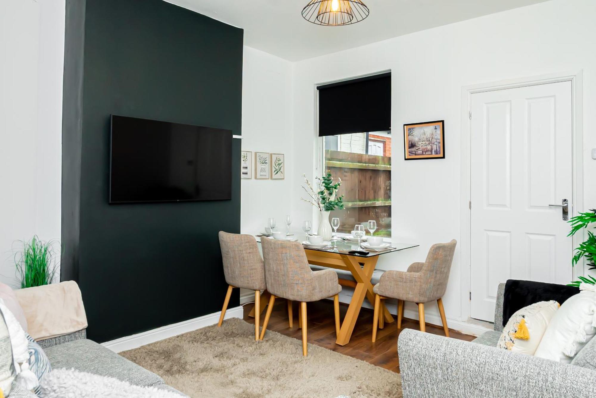 Holiday home 4 Bedroom Home, Centre Perfect For Contractors Birmingham
